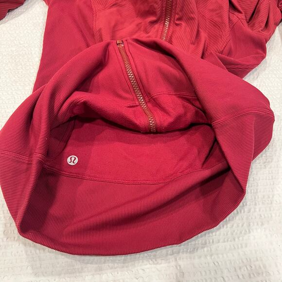 Lululemon in the flux jacket women 8 burgundy / plum - Picture 3 of 8